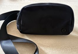Lululemon Belt Bag schwarz neuwertig