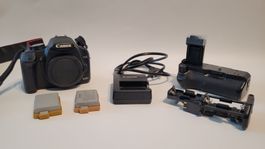 Canon EOS 500D Spiegelreflexkamera mit Zubehör, Top!