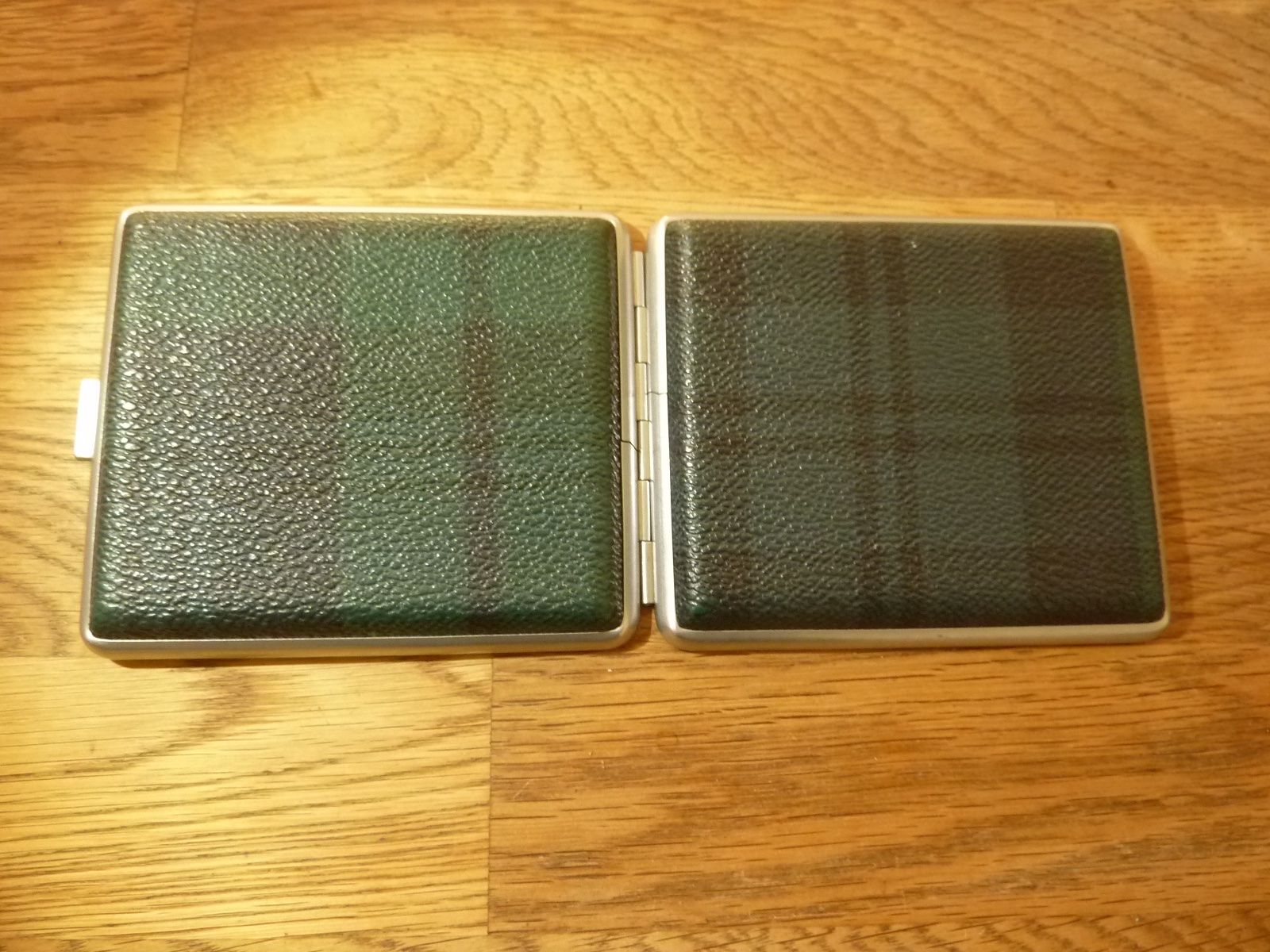 Sonstige Tabakwaren: Zigaretten Etui Leder Chromstahl vintage – Gebraucht aus Hochfelden von swissice 2