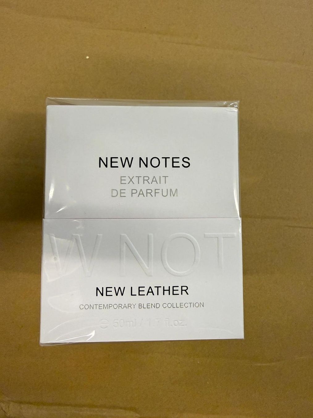Profumi & Eau de Toilette: New Notes New Leather – Nuovo e nell'imballaggio originale da Wil SG venduto da A.Tar