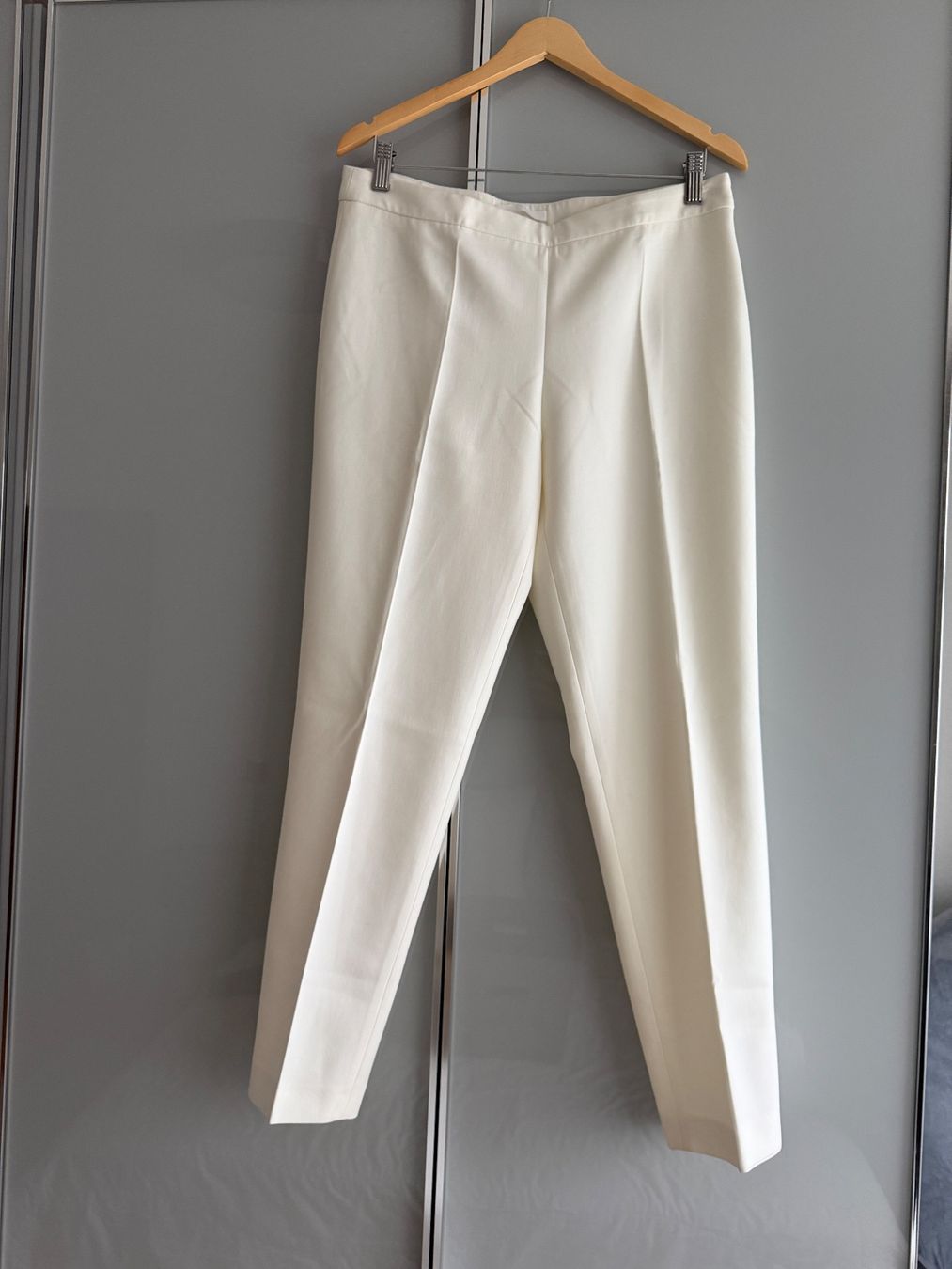 Hugo Boss Pantaloni: Hugo Boss Pants – Nuovo (secondo la descrizione) da Dübendorf venduto da MariaS.