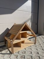 Maison de poupée en bois naturel bon état général