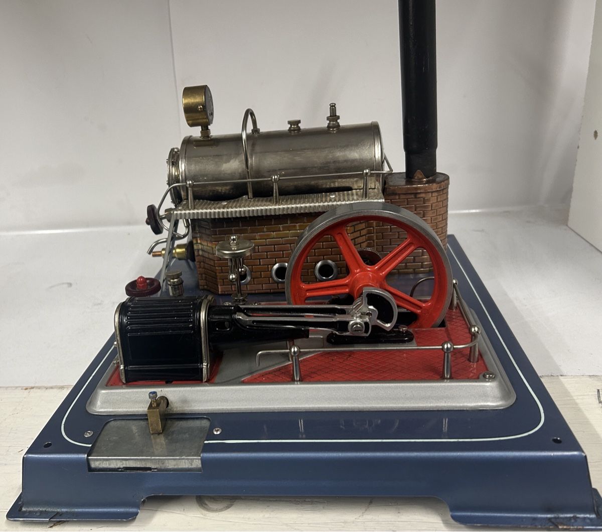 Wilesco Kit di modellismo & Modellini statici: Wilesco D20 mit Gasfeuerung – Usato da Niederscherli venduto da dampfueli 1