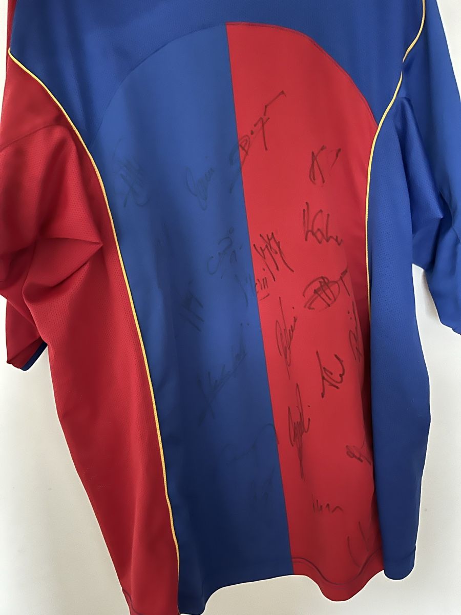 Nike Leibchen & Hosen: Fc Basel Nike Trikot FCB – Gebraucht aus Füllinsdorf von  1