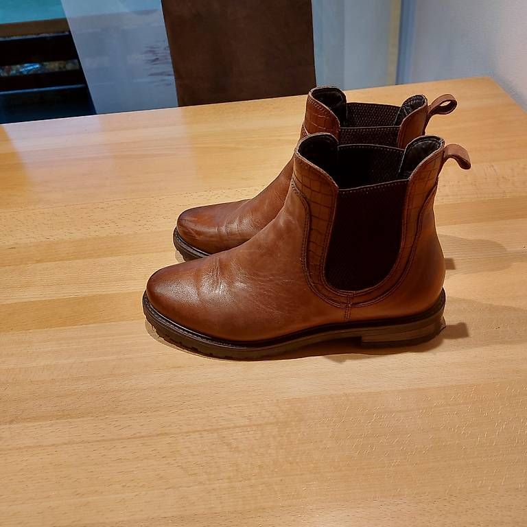 Scarpe da donna: Lederstiefelette gr 39 – Usato da Amsoldingen venduto da kaimhof