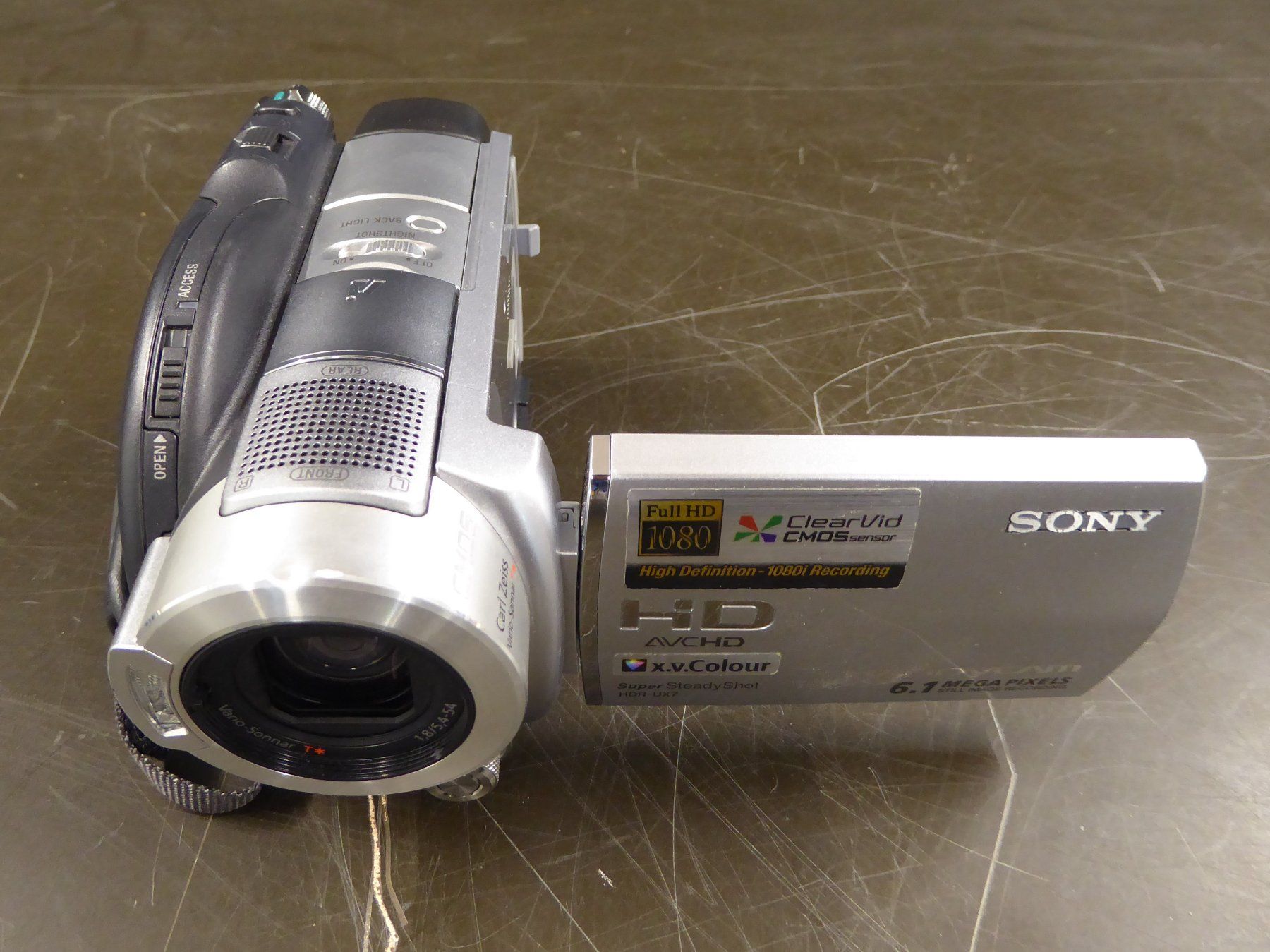 Sony Videocamere: Sony Camcorder Handycam HDR-UX7E – Usato da Basel venduto da bk_brockibasel