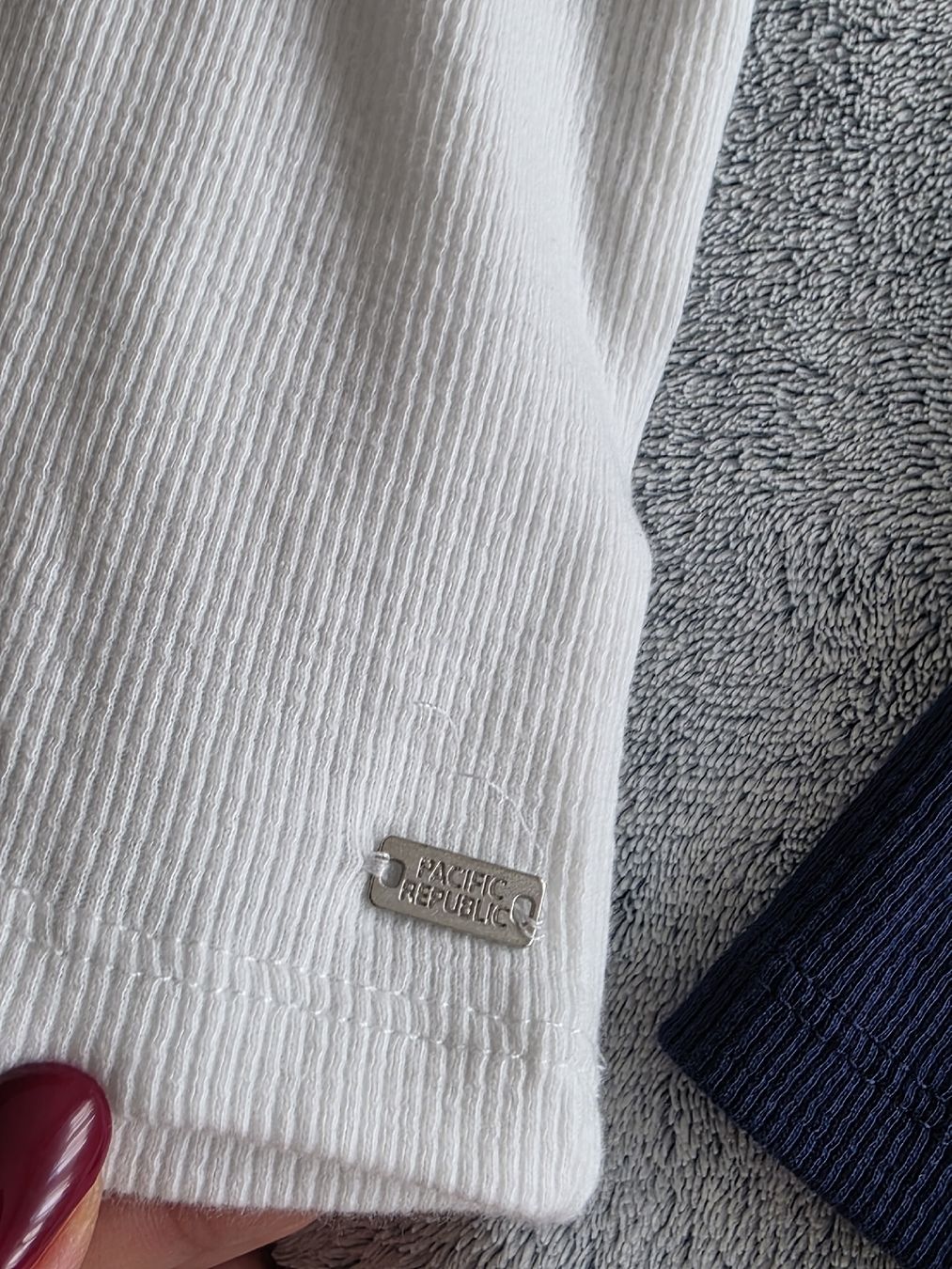 Pull&Bear T-shirt: Pull & Bear Langarmshirt, Weiss Dunkelblau, Grösse M – Nuovo (secondo la descrizione) da St Gallen venduto da vir_5kgt 4