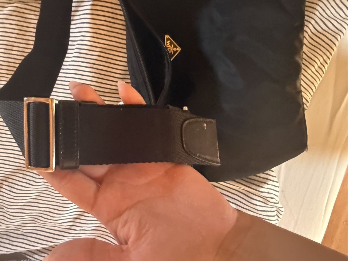Prada Sacs femmes: Prada Nylon Black Shoulder Bag – D'occasion à Schwerzenbach par Cscollazo 1