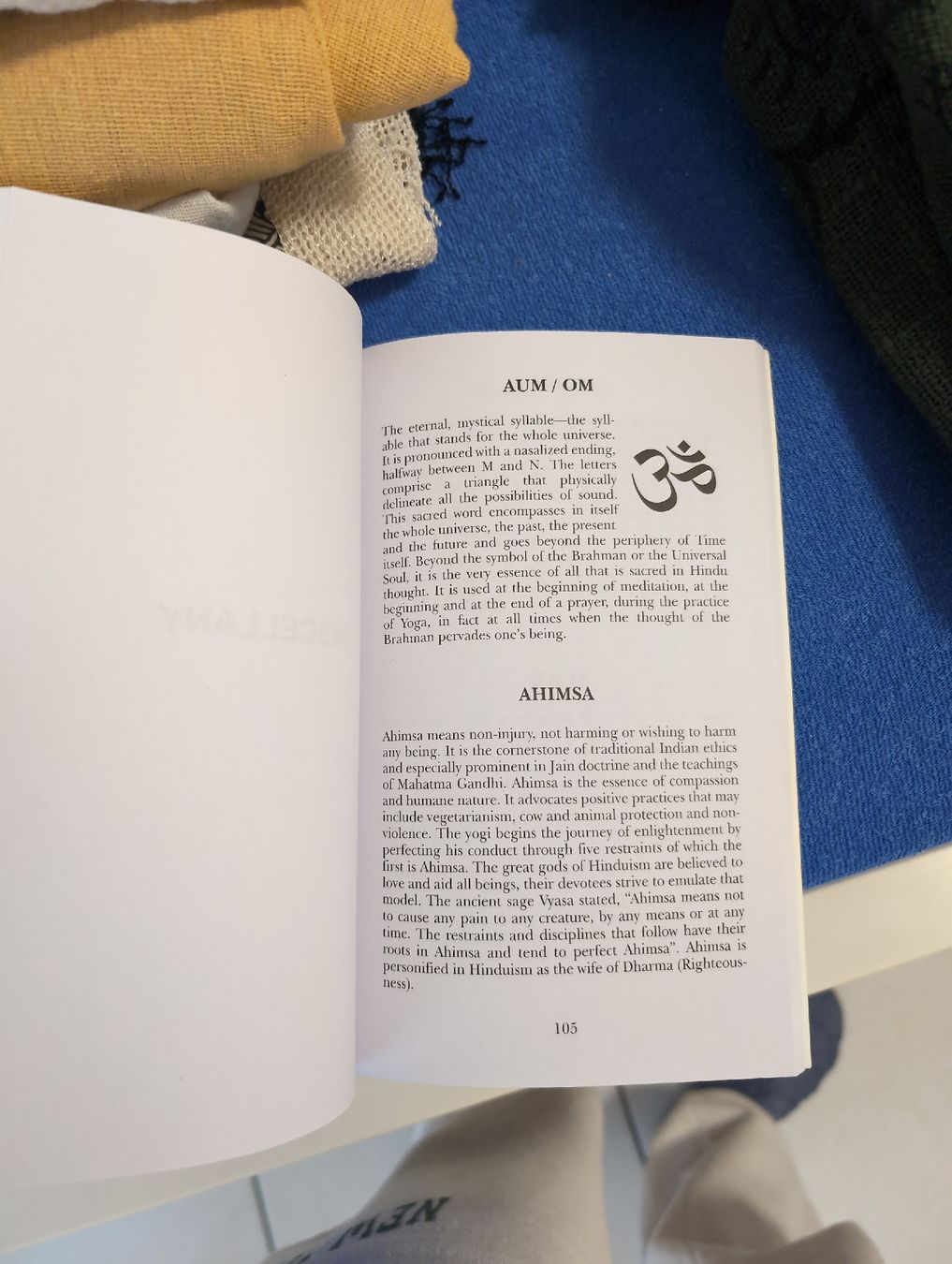 Libri: introduction to hinduism book – Usato da S. Pietro venduto da van_2826 2