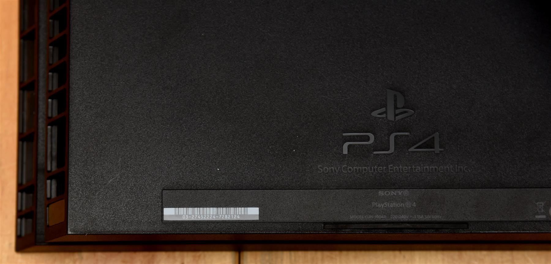Sony Console: Playstation 4 Konsole mit 1 Game – Usato da Frenkendorf venduto da gelbeZinnie 4
