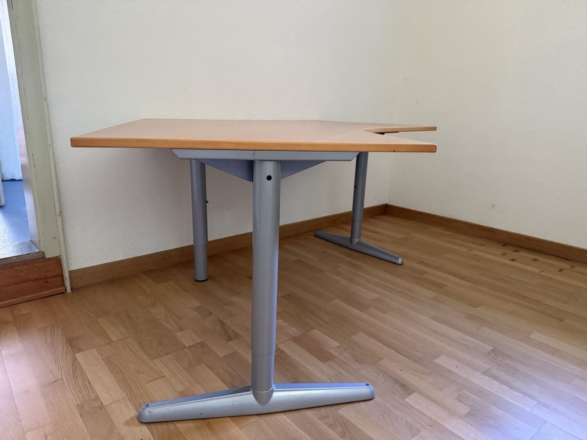 Ikea Scrivanie: Bürotisch mit Stuhl – Usato da Buchs AG venduto da k09_xt2v