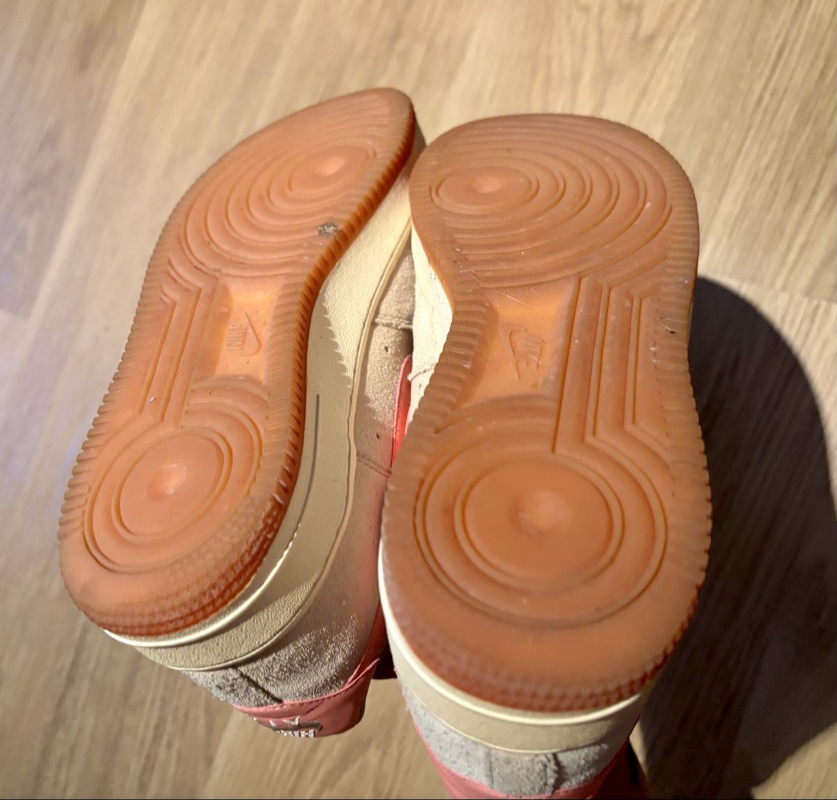 Nike Chaussures femmes: Nike Air Force 1 Sneakers 40.5 – D'occasion à Baden par Tiffany6878 1
