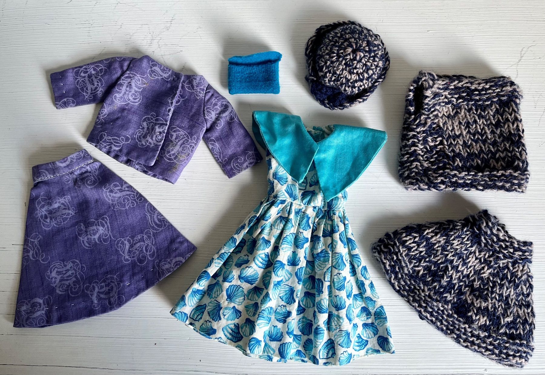 Bambole: 3 outfit blu/viola per Barbie – Usato da Breganzona venduto da mas_tv72 2