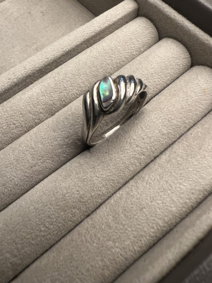 Bagues: Ring mit Perlmutt – D'occasion à Ebertswil par Aayra 1