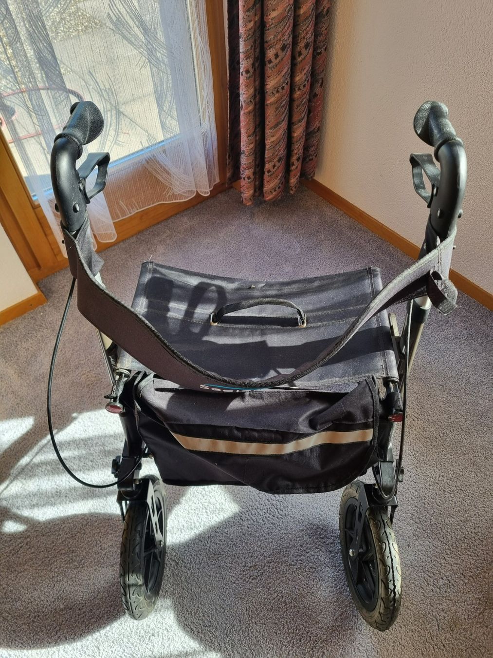 Aides à la marche: Rollator – D'occasion à Rheinklingen par Weinberg14 1