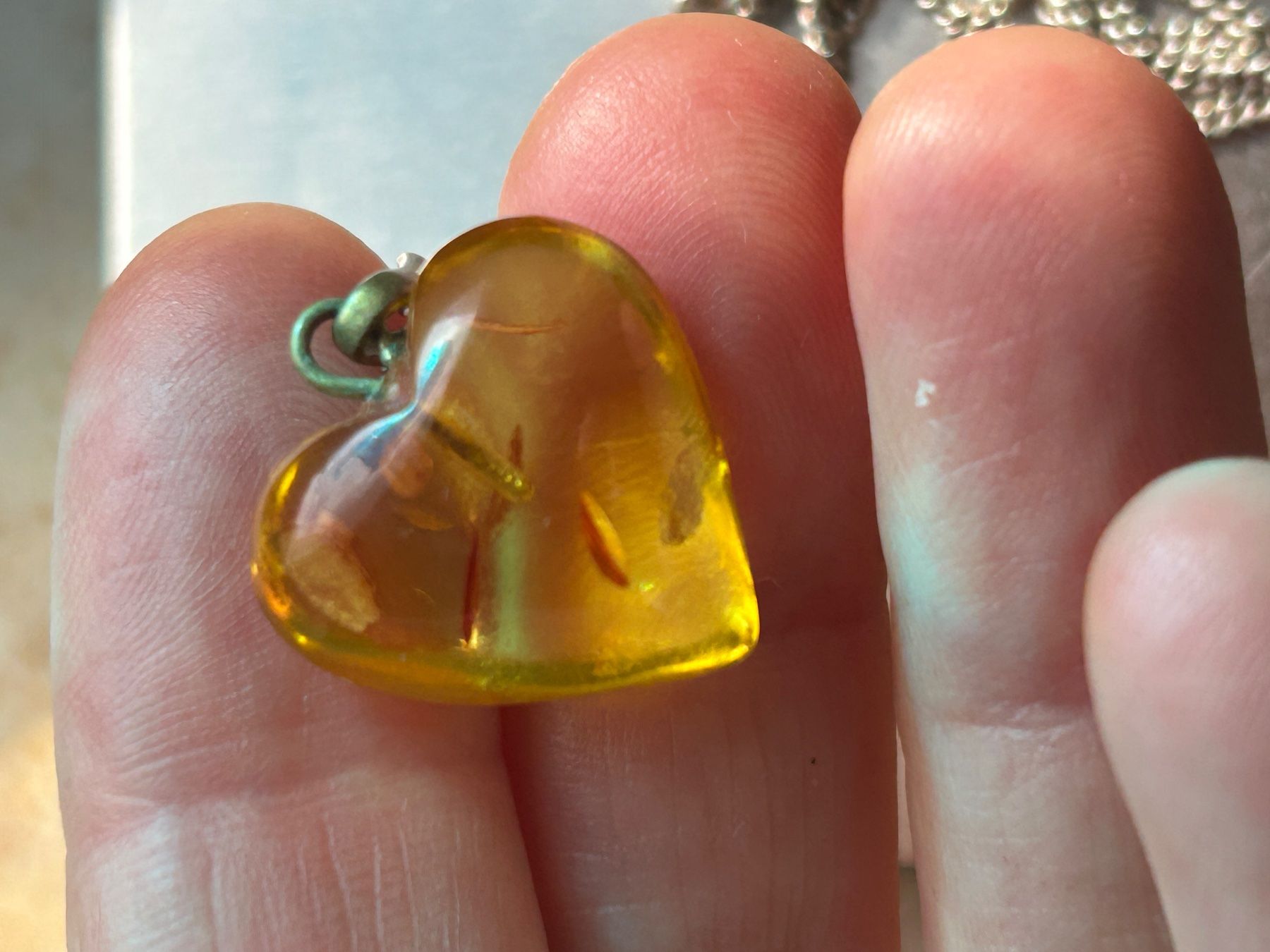 Catenine: Silberkette mit Bernstein Herz Anhänger – Usato da Basel venduto da bellespirit 9