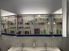  Badezimmer Spiegelschrank mit Beleuchtung.