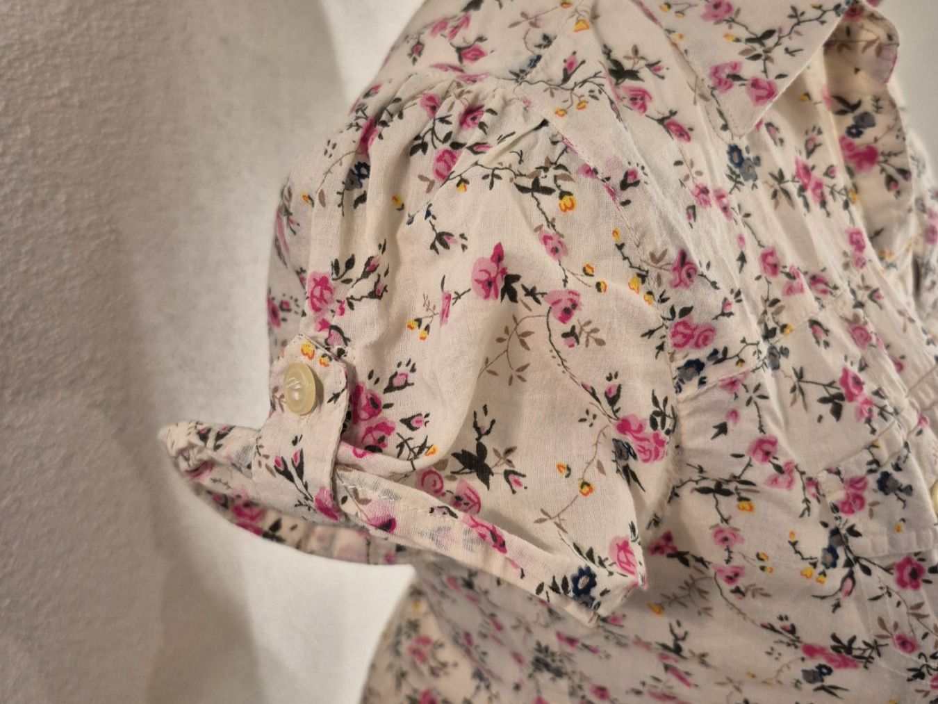 Blusen: Sommerbluse mit Blumenmuster, 100% Baumwolle, Grösse S – Gebraucht aus La Neuveville von Vestiaire_2011 3