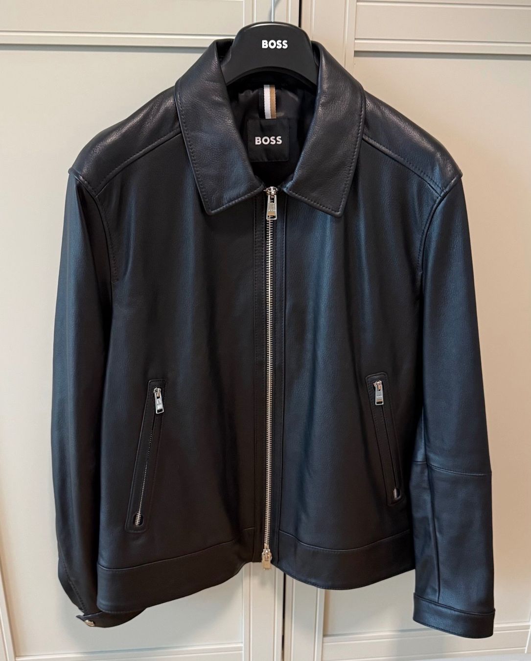 Hugo Boss Vestes: Hugo Boss Lederjacke – Neuf avec emballage d'origine à Chur par arlindo.c.silva