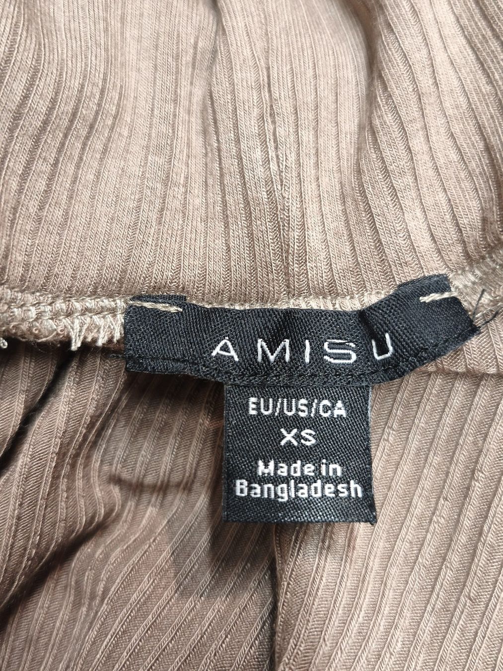 Pulls & Sweat-shirts: Rollkragenpullover Amisu beige gerippt Grösse XS – Neuf (Voir description) à Emmetten par SecondhandSiska 2