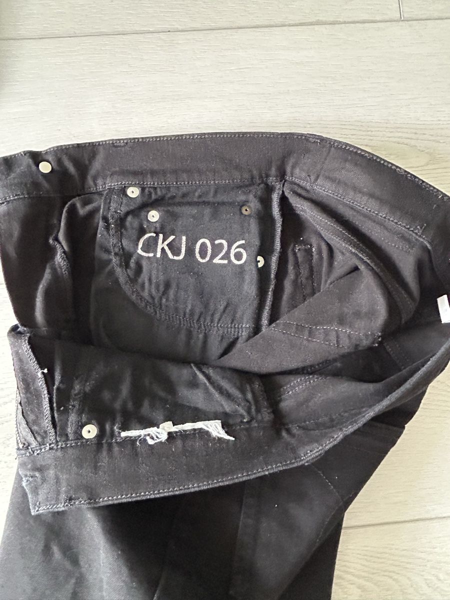 Calvin Klein Jeans: Calvin Klein Jeans, schwarz, Gr. 29/34 – Nuovo (secondo la descrizione) da Strengelbach venduto da Xycy 3