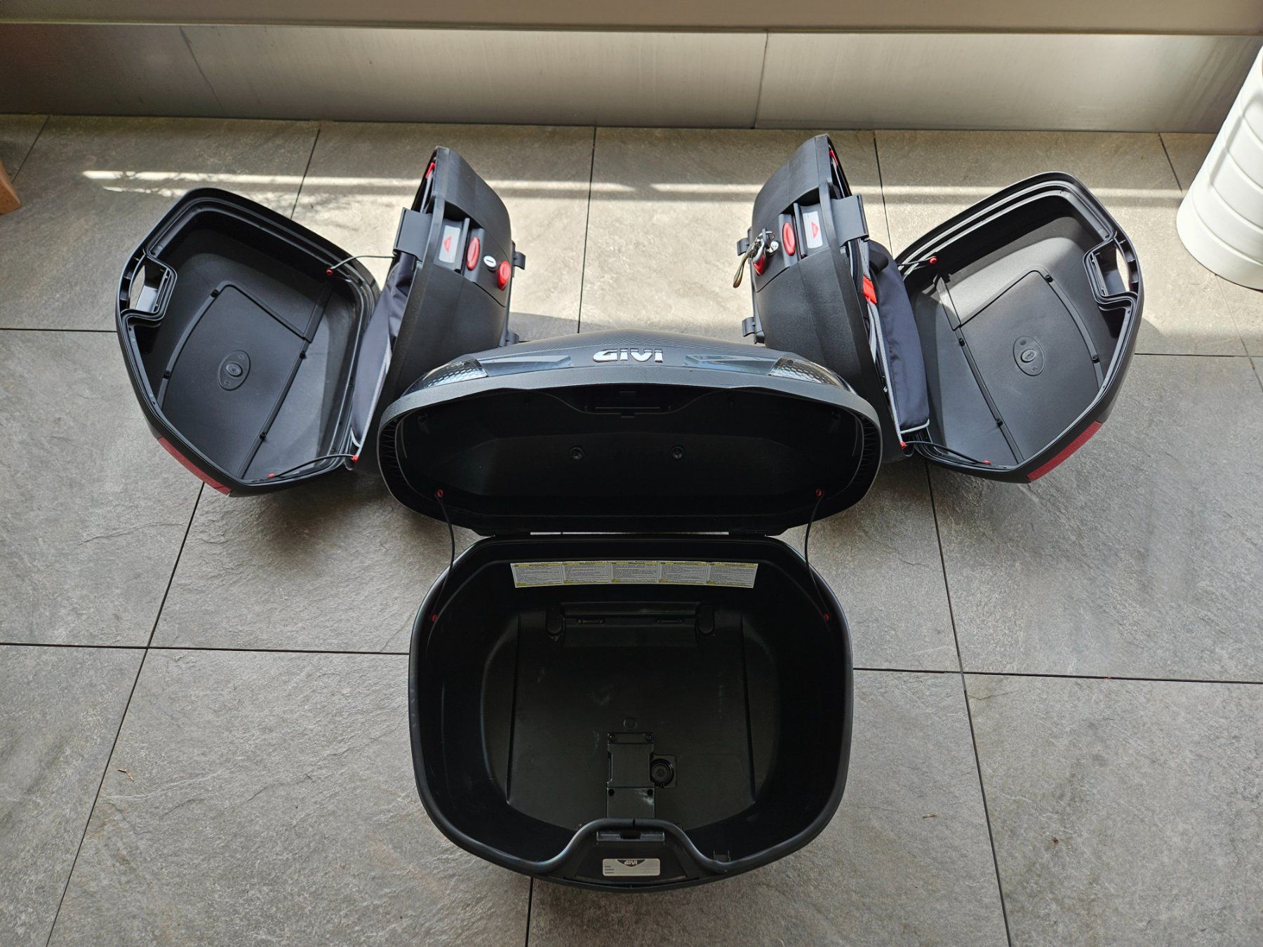 Givi Topcase: GIVI Reisekoffer-System – Usato da Alberswil venduto da Ramshead 2