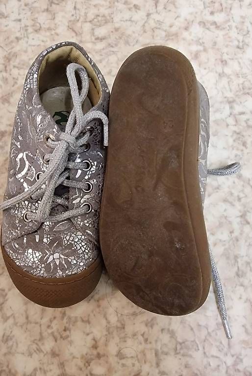 Naturino Scarpe per ragazze: Naturino Schuhe in der Größe 24 – Usato da Seftigen venduto da G00 1