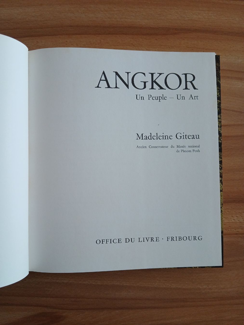 Libri: Angkor un peuple - un art – Usato da Le Sentier venduto da arc_2thy 2