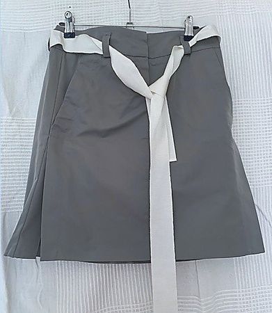 Jupe grise en coton et polyester de Hugo Boss (T.34)