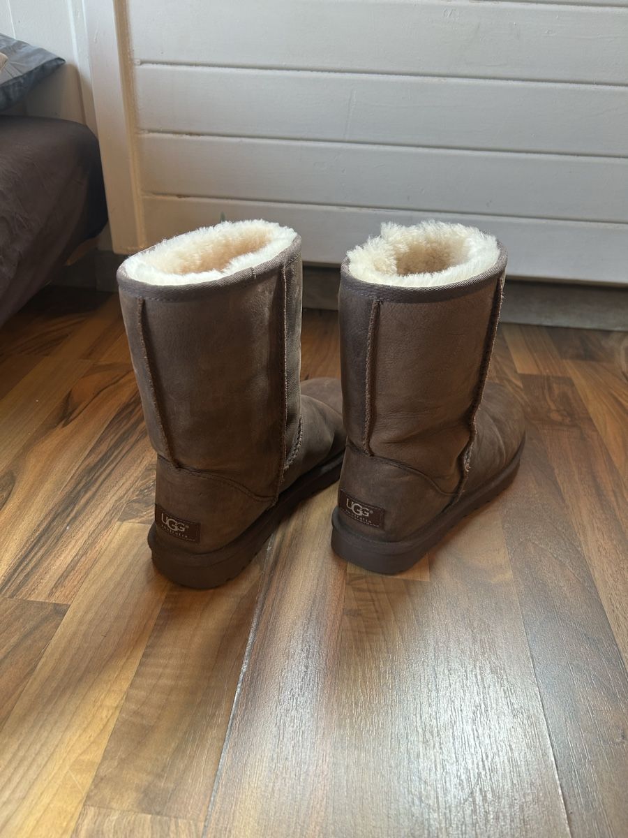 Ugg Scarpe da donna: Short brown leather UGG boots – Usato da Wetzikon ZH venduto da avi_cyt7 2