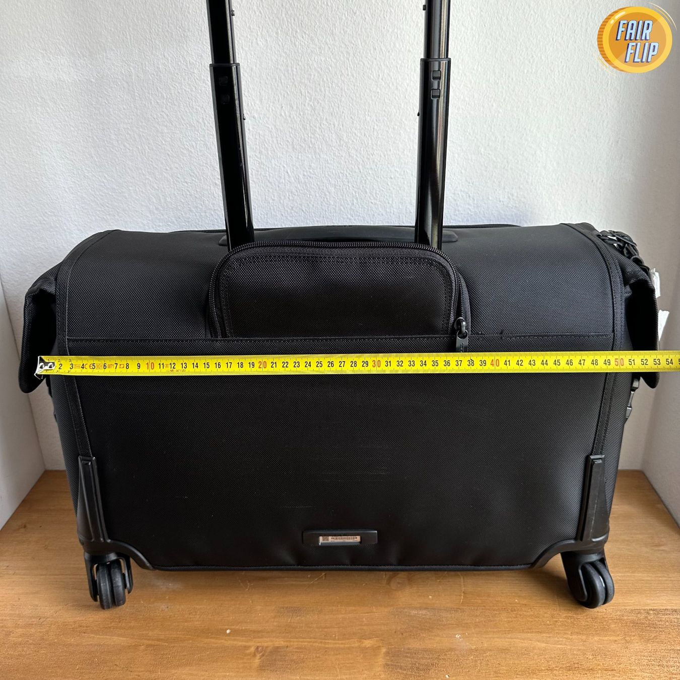 Tumi Valigie: Tumi Reisegepäck/Kleidersack mit Rollen – Usato da Luzern venduto da fairflip 1