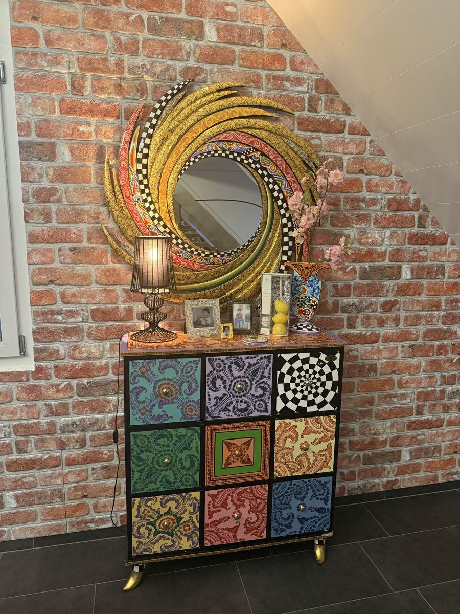 Cassettiere: Buntes Kommode mit neun 9 Schubladen Art Design – Usato da Freidorf TG venduto da PiccadillyLine