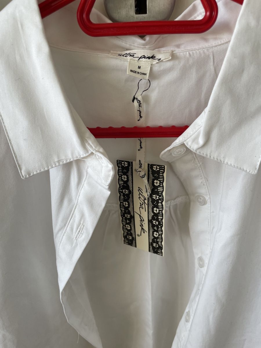 Chemisiers: Damen Bluse weiss Grösse M mit – Neuf avec emballage d'origine à Neuchatel par shi_9fzw 1