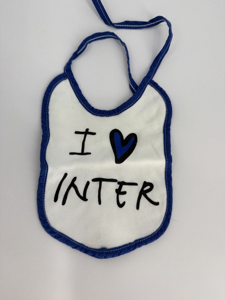 Pasti del neonato: Baby Lätzchen Inter Mailand  – Usato da Auenstein venduto da moin.