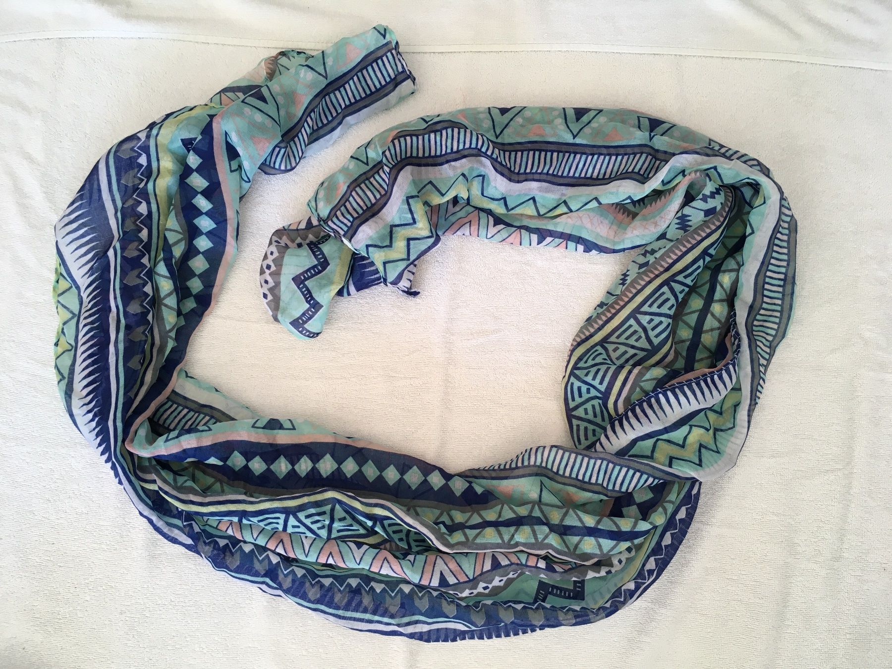 Foulards & écharpes: Modeschal – D'occasion à Altdorf UR par Mini037