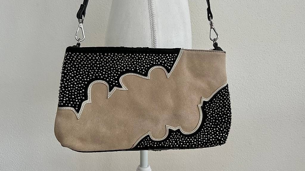 Borse da donna: Tasche Wildleder schwarz/beige – Usato da Volketswil venduto da oli_l2zq 1