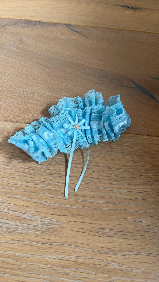 Collants: Brautstrumpfband hellblau mit Spitze neuwertig – Neuf (Voir description) à Varen par Varoniereugen