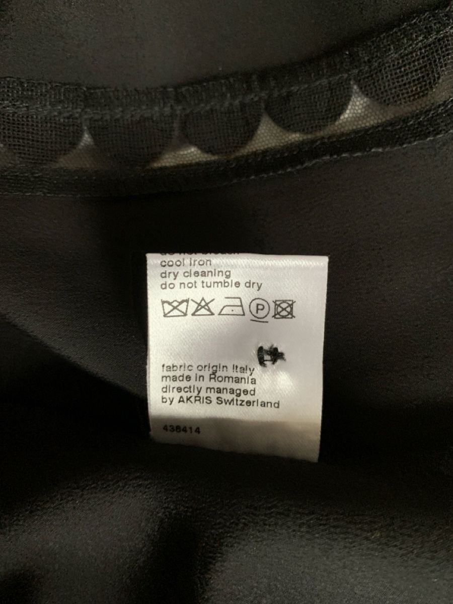 Akris Camicette: AKRIS: Exklusive Schwarze Seidenbluse mit Cutout, 36 – Nuovo (secondo la descrizione) da Luzern venduto da paulablue 9