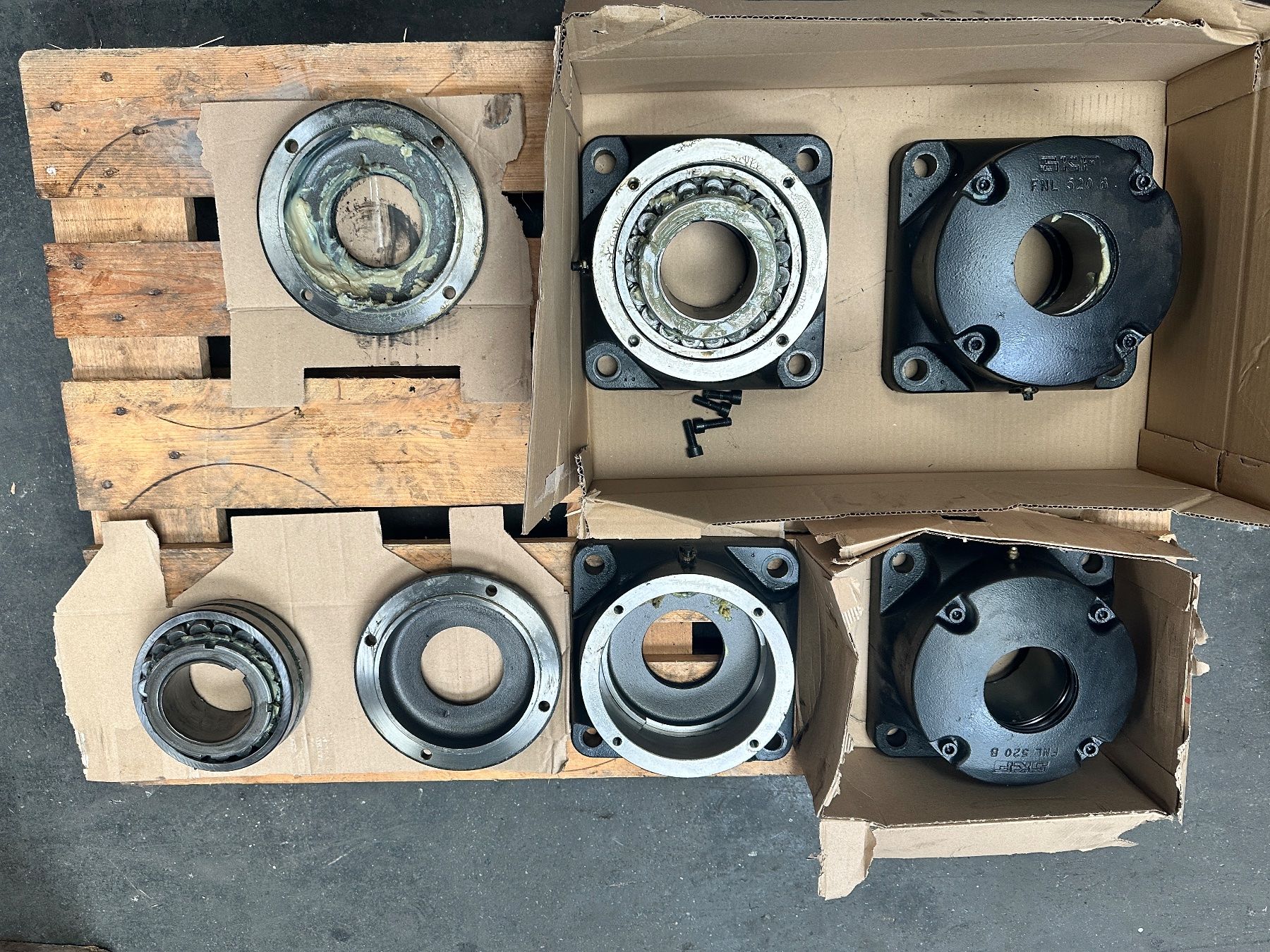Altro per industria metallurgica: Flansch Werksnummer	FNL 520 B Hersteller	SKF – Usato da Basel venduto da MaschinenSchweiz