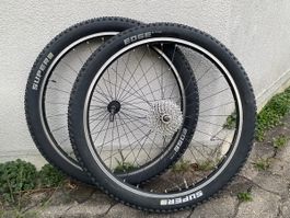 26” MTB laufräder Felgenbremsen mit Pneus und Kassette 