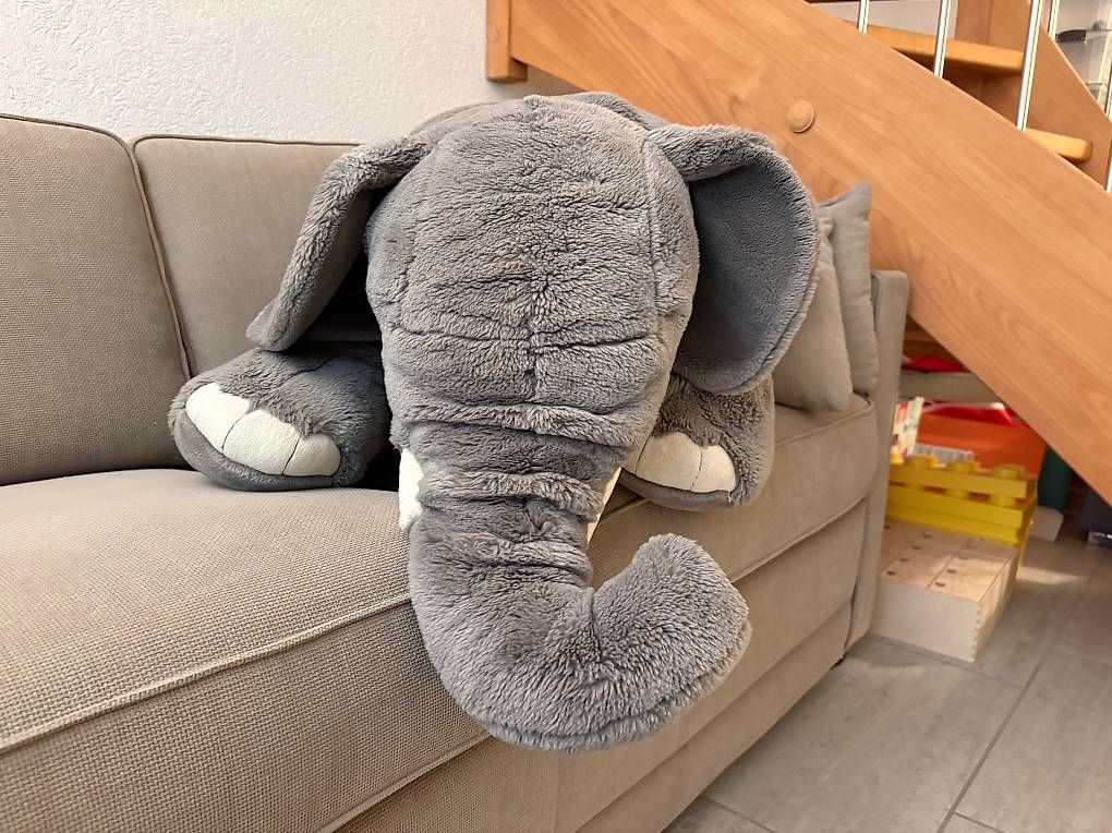 Spielzeuge: Grande peluche Eléphant – Gebraucht aus Bernex von isa_z77j 1