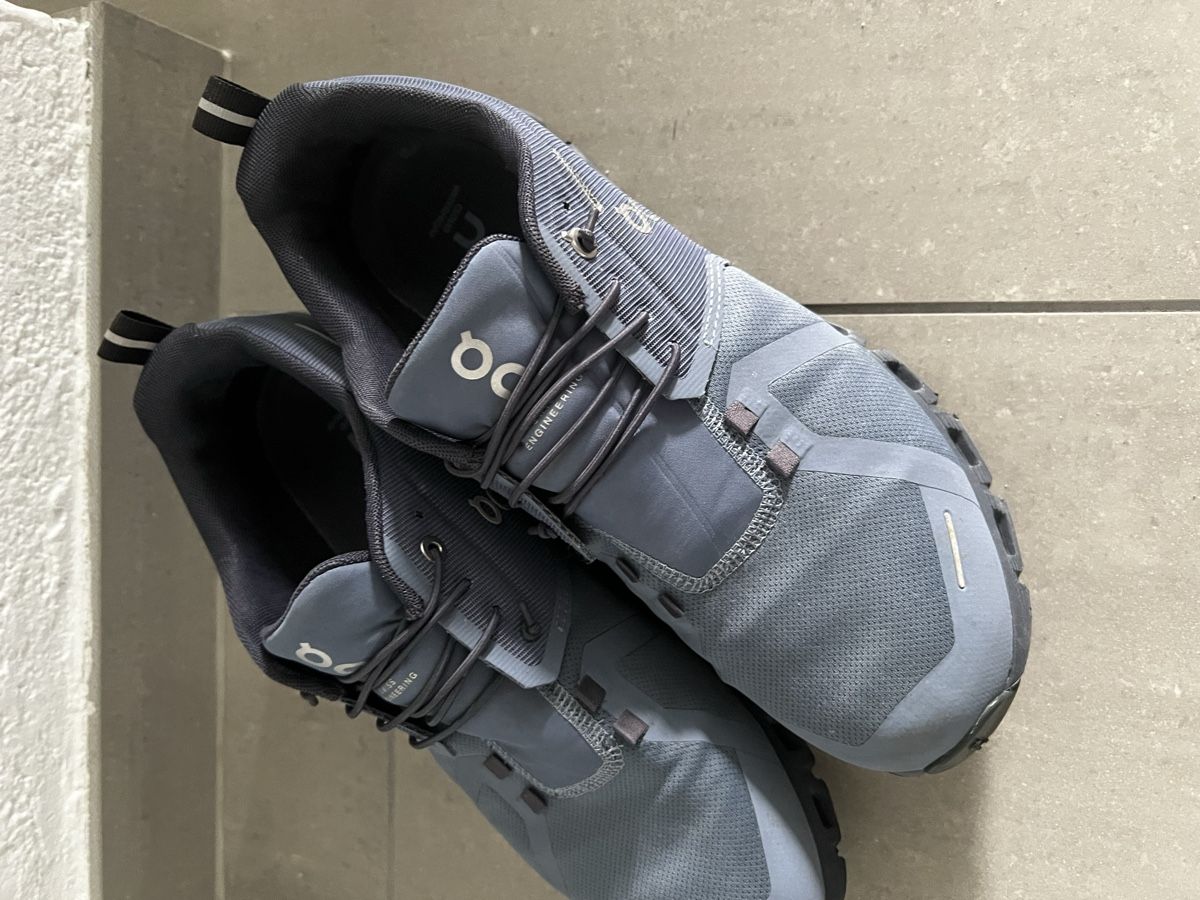 On Scarpe da uomo: On Cloud Waterproof Herren Laufschuhe hellblau ,grösse 43 – Usato da St.Gallen venduto da auditdi