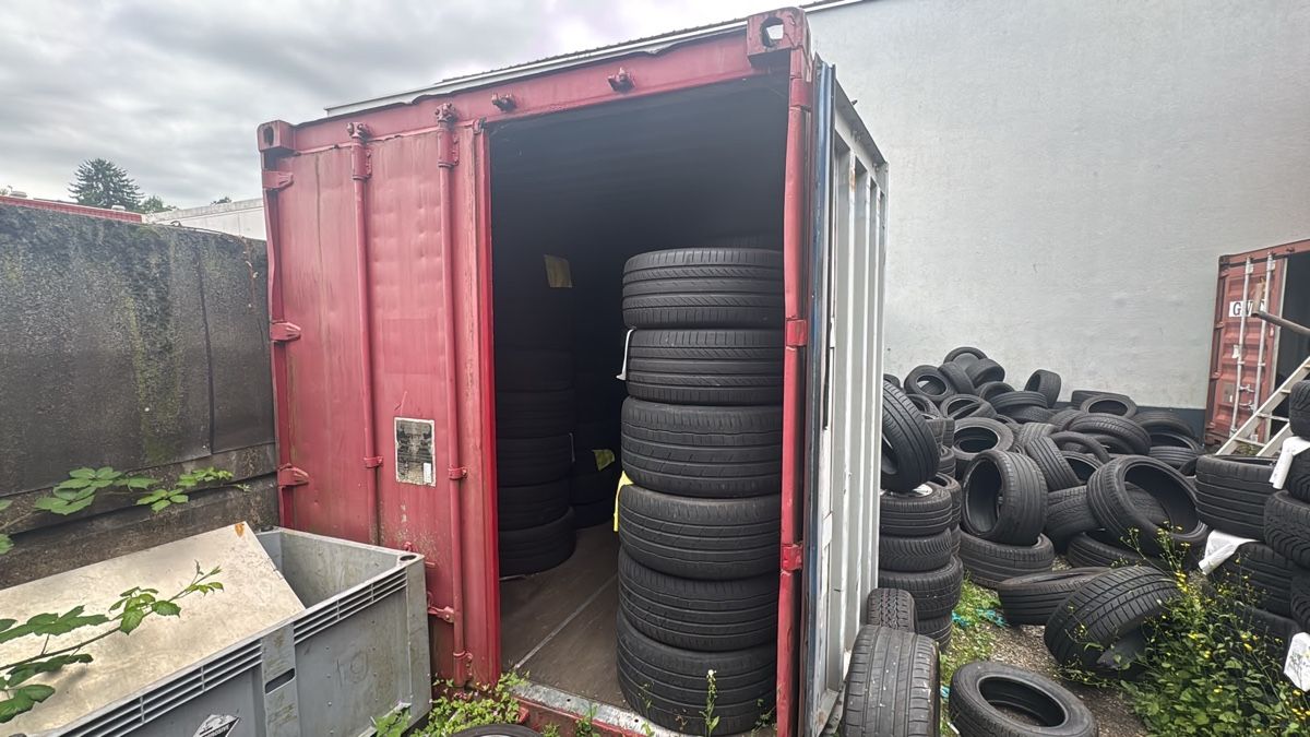 Autres articles bureau & commerces: Container – D'occasion à Olten par dur_dgj7 4