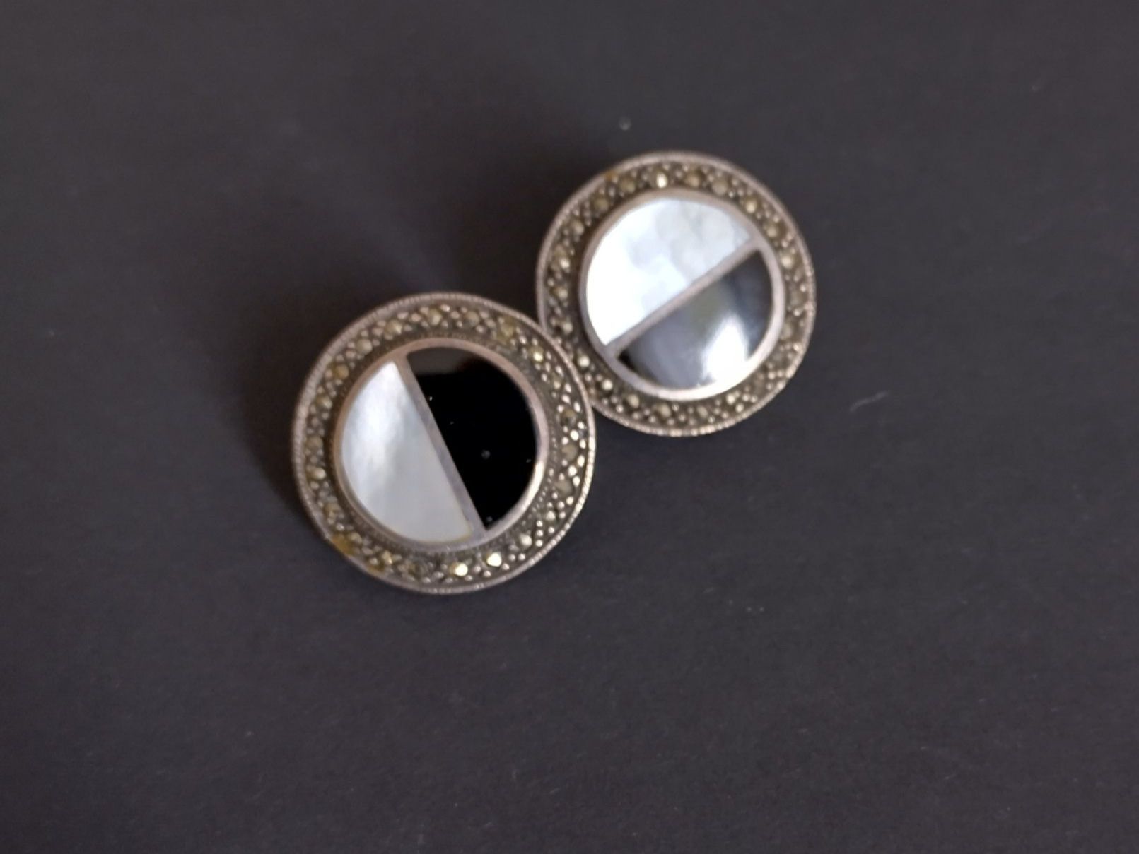 Orecchini pendenti & Orecchini a lobo: OHRRINGE SILBER 925 MIT MARKASITEN ONYX UND  PERLMUTT – Usato da Romanshorn venduto da Glitzer-Paradies 5