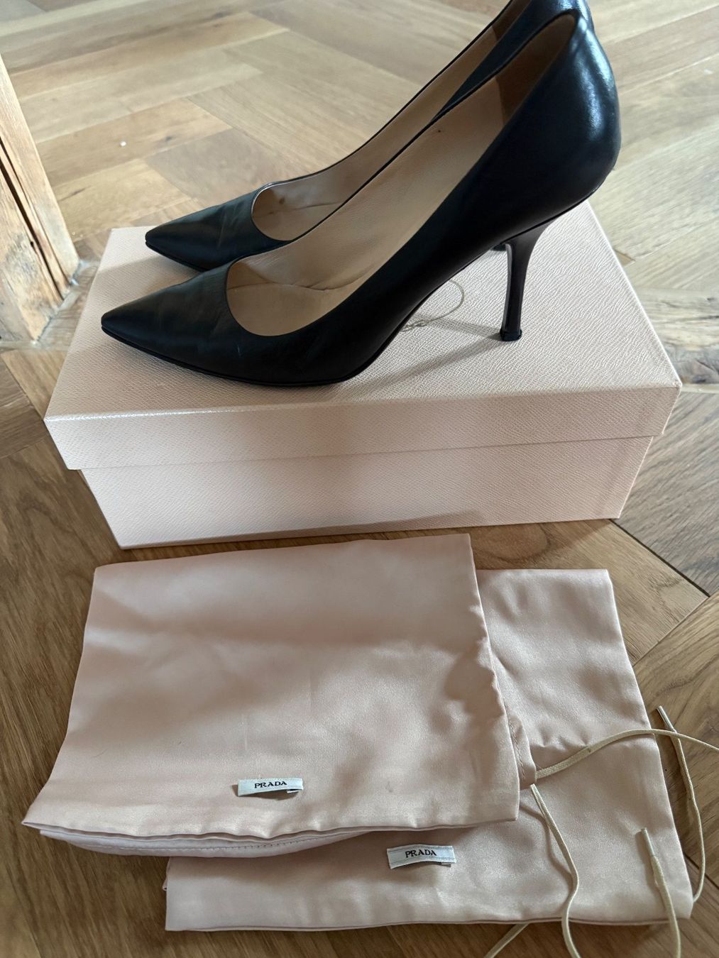 Prada Scarpe da donna: Prada Pumps Schwarz Leder Gr. 38 – Usato da Horgen venduto da tsp_qr5b