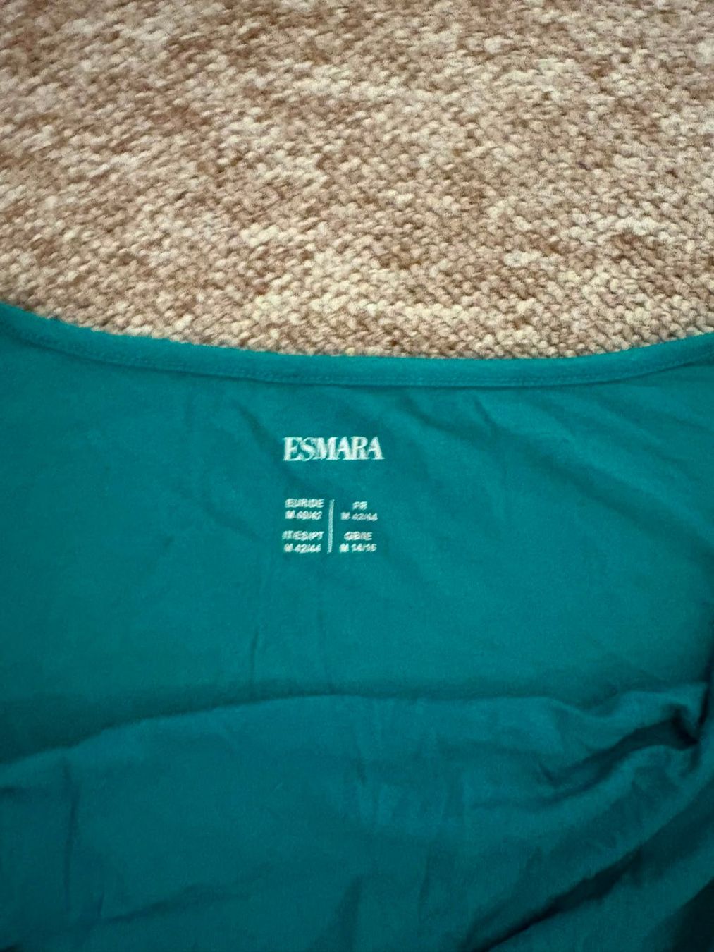 Top: oberteil esmara – Usato da Adliswil venduto da thiago1995 1