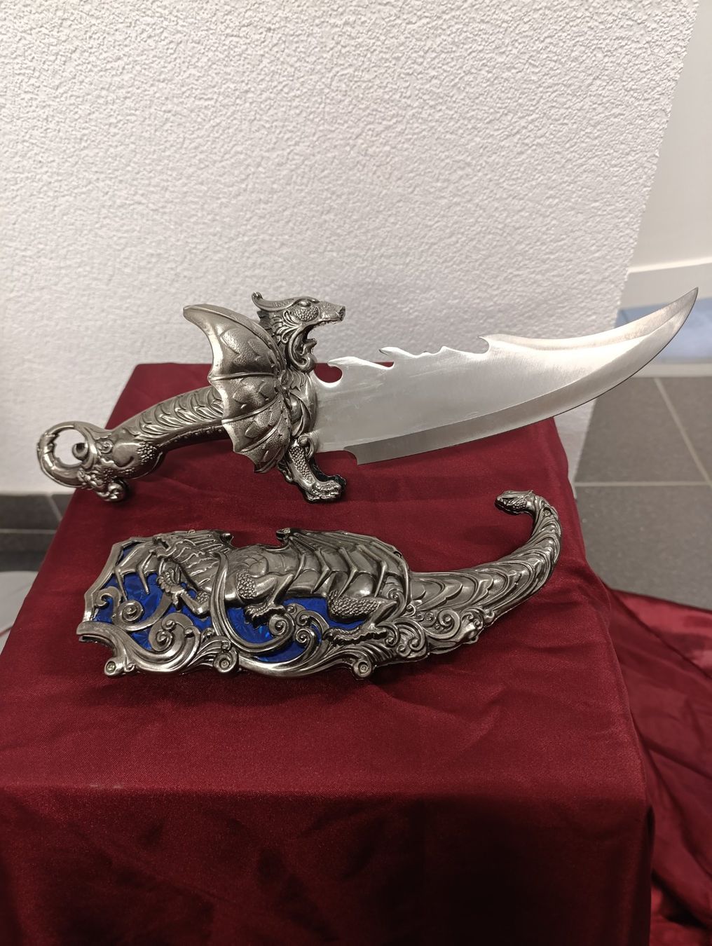 Posate: Couteau/Dague/déco " Dragon" – Usato da Avry-sur-Matran venduto da dav_nm5p 1