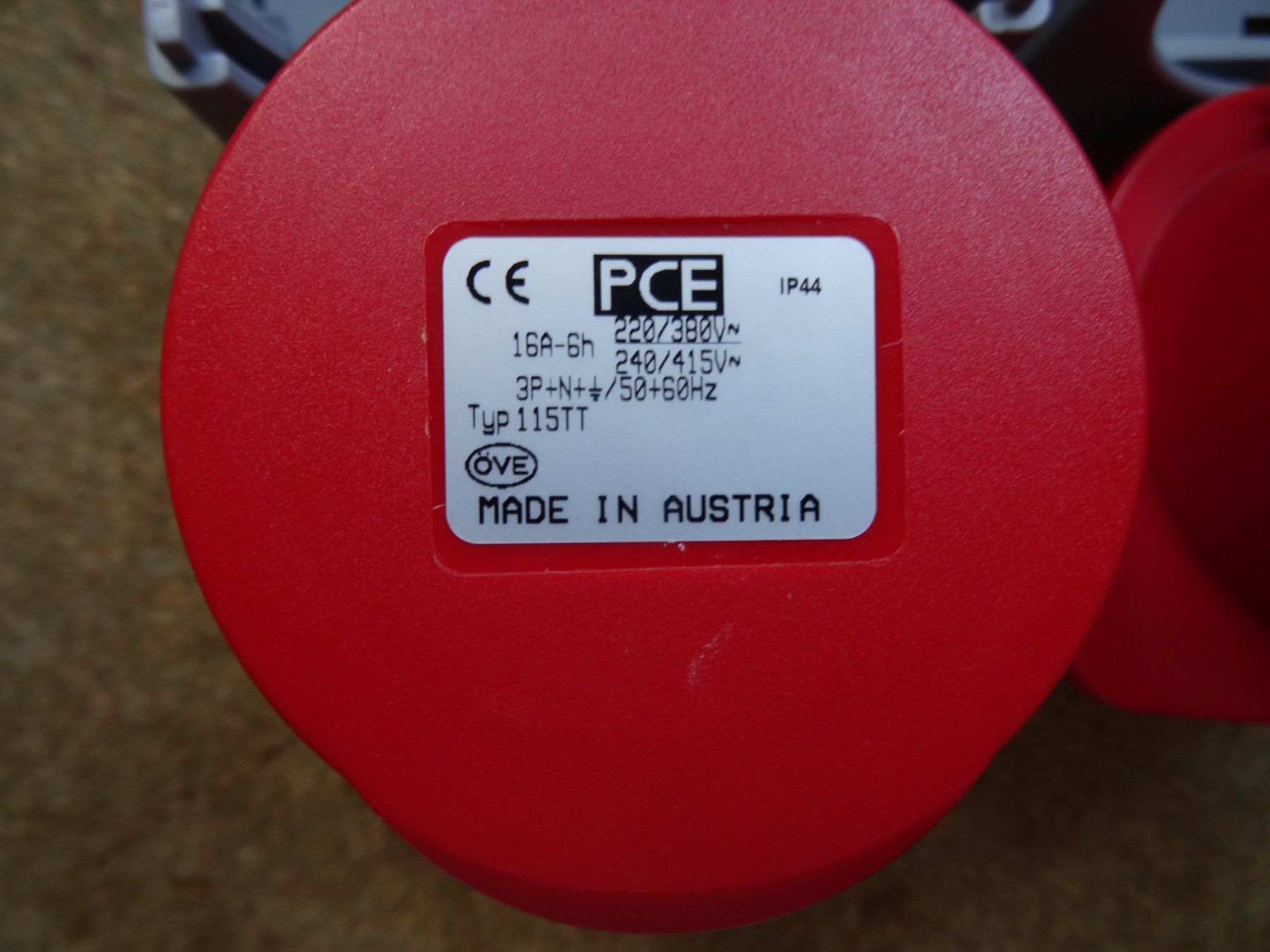 Spine: 2 Steckdosen CEE 16 ab Fr. 7.-- – Usato da Lupfig venduto da JUTA09 3