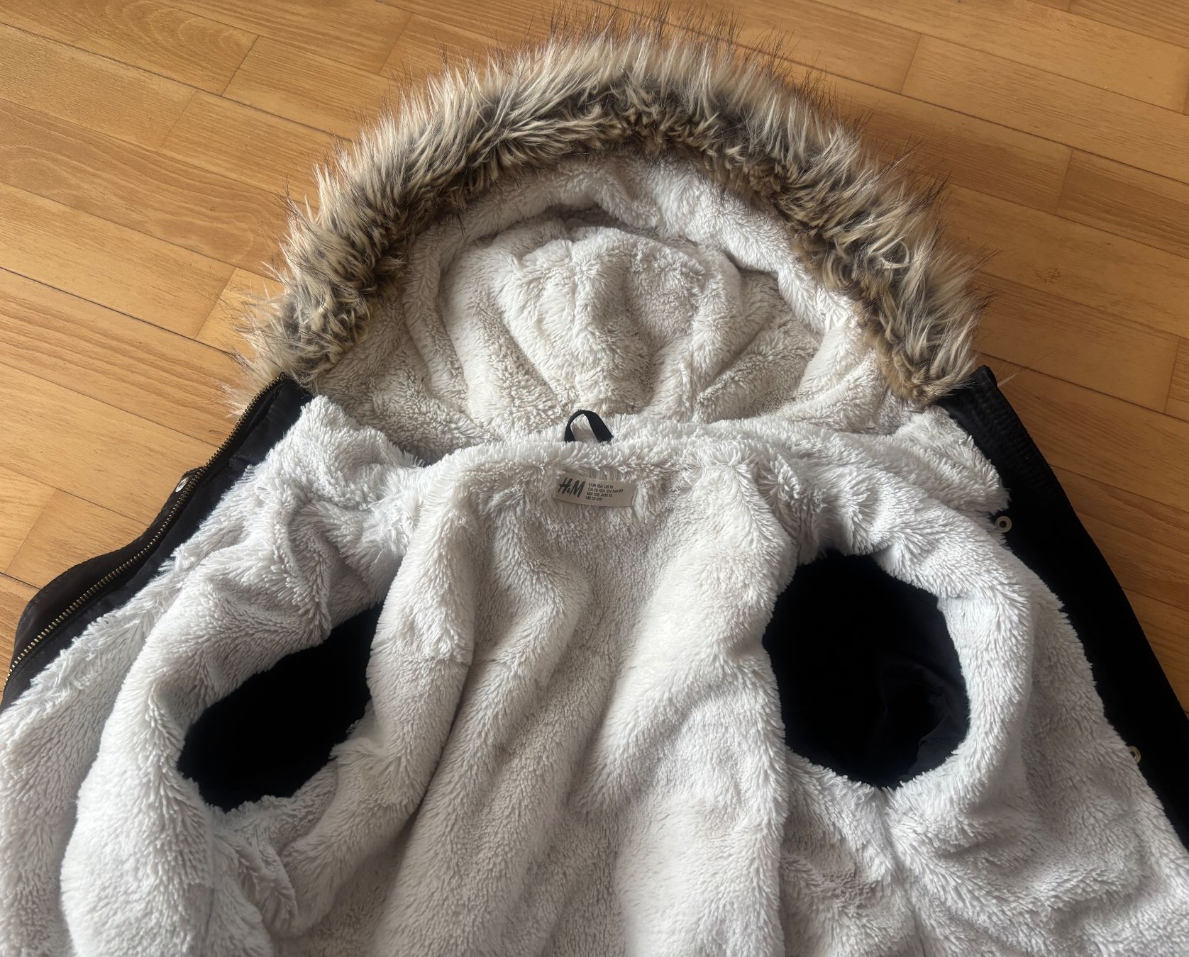 H&M Vestes & Manteaux: Schwarze Winterjacke Gr. 158 – D'occasion à Stäfa par Protea3 2