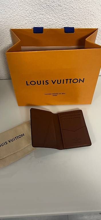 Louis Vuitton Altro in  Abbigliamento & Accessori: Louis Vuitton Monogram Kreditkartenhalter – Nuovo e nell'imballaggio originale da Wangen ZH venduto da alexia022 1